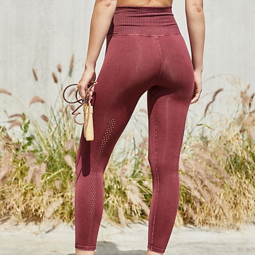 Nwot! Free  People movement good karma hi-rise legging burgundy